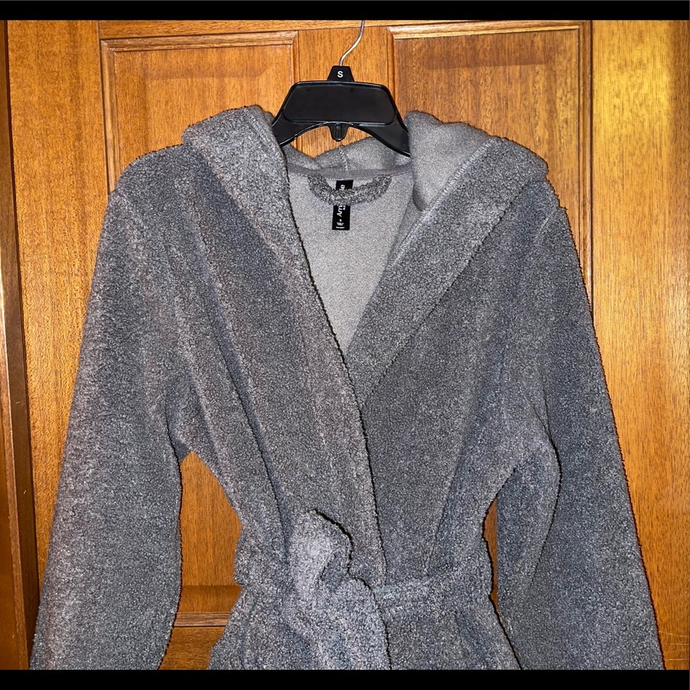 🌺 Ladies AMBRIELLE Sleepwear Robe. Size Small. 🌺 - Picture 3 of 8